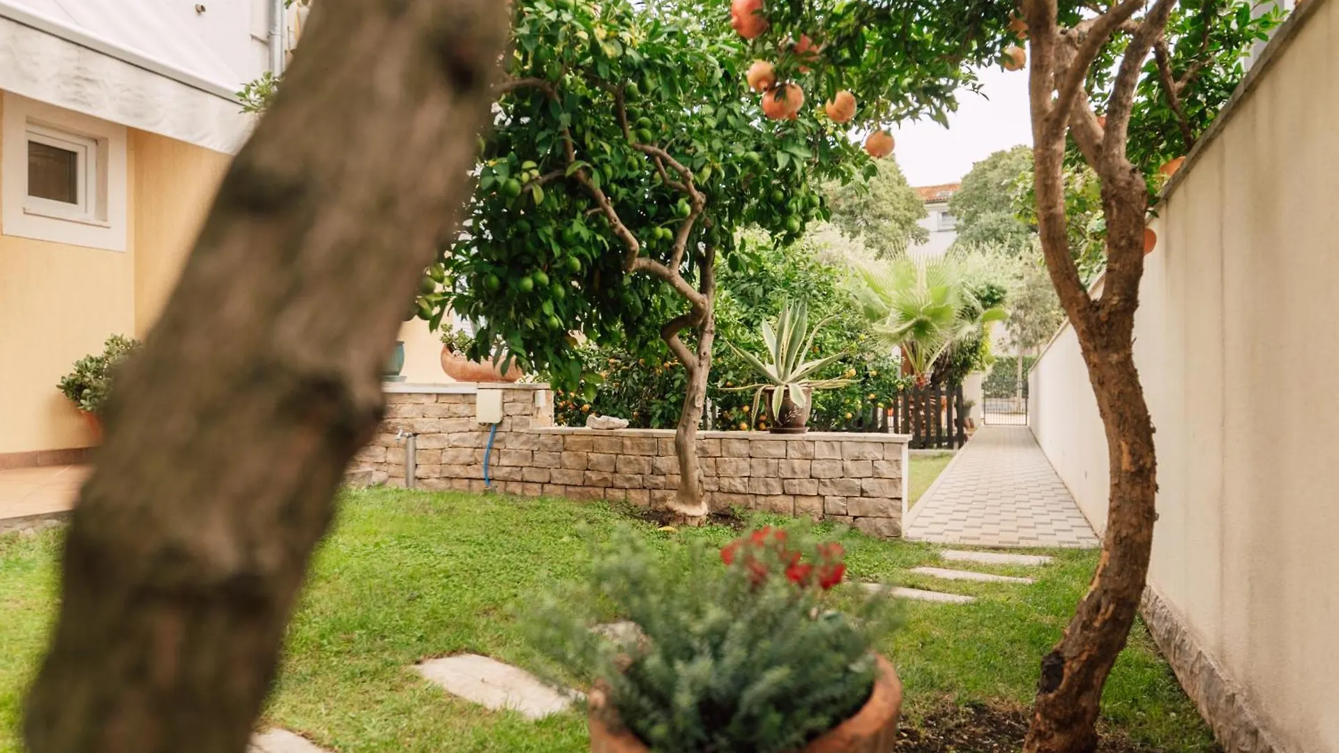 Modern Apartments With Loggia Terrace And Parking Zara
